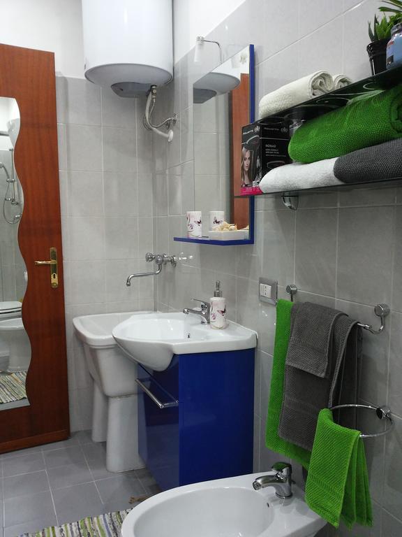 San Nicola Apartment Blu Napoli Bagian luar foto